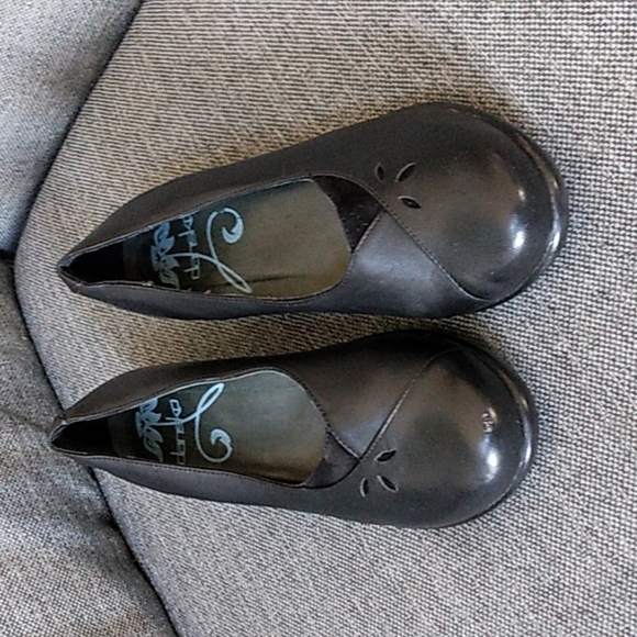 Dansko Shoes - Dansko shoes